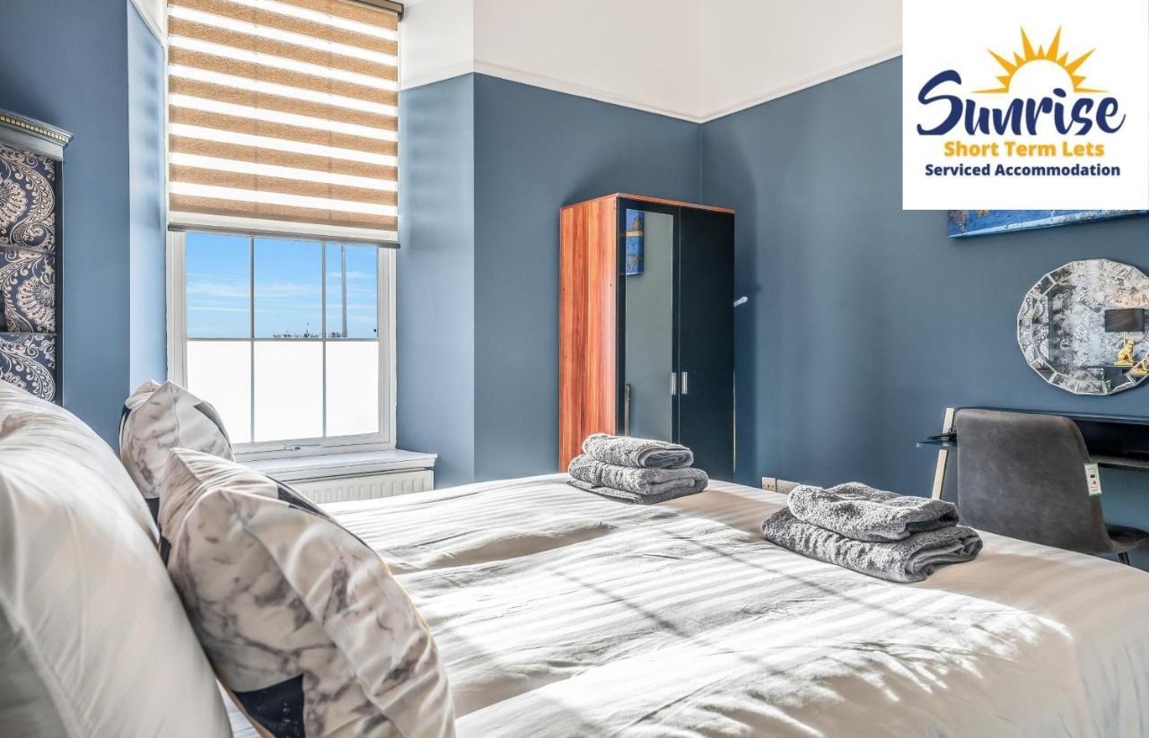 Presidential Apartment, Family Home, Luxury Bedrooms, 2 Rooms, 1 King Bed, 2 Single Beds, Free Wifi, Free Parking, Tourists, Business Travelers, Relocation, Beautiful River Views, - Long Stays, Invoice And Reduced Price Are Only Via Sunrise Short Let Dundee Exteriér fotografie